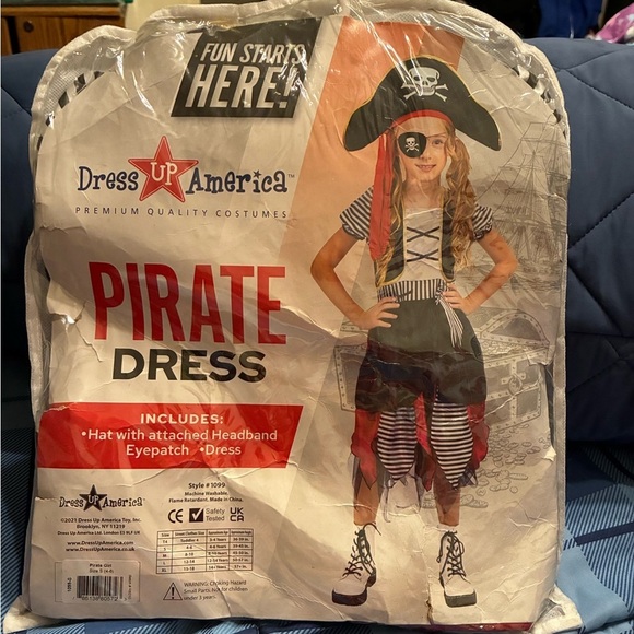 NWT Kids Pirate Costume - Black, Red, and White  size 4-6 - Picture 5 of 5